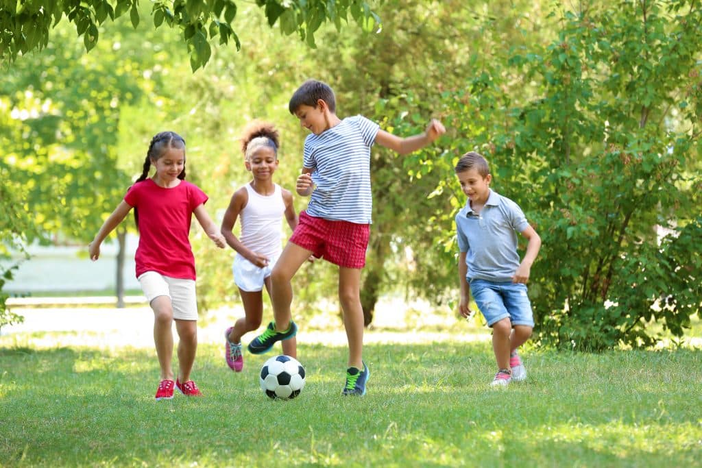 kinderen buitenspelen